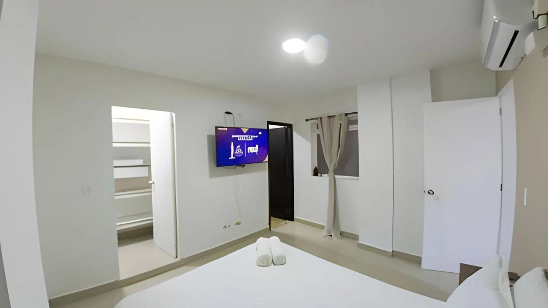Ed Santo Tomas Laureles Medellin Apartment