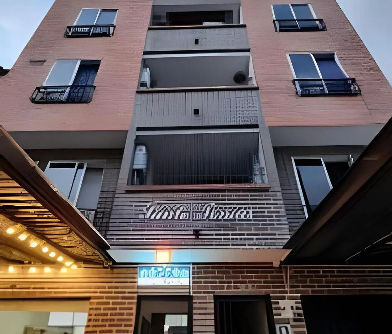 Контакты Ed Santo Tomas Laureles Medellin